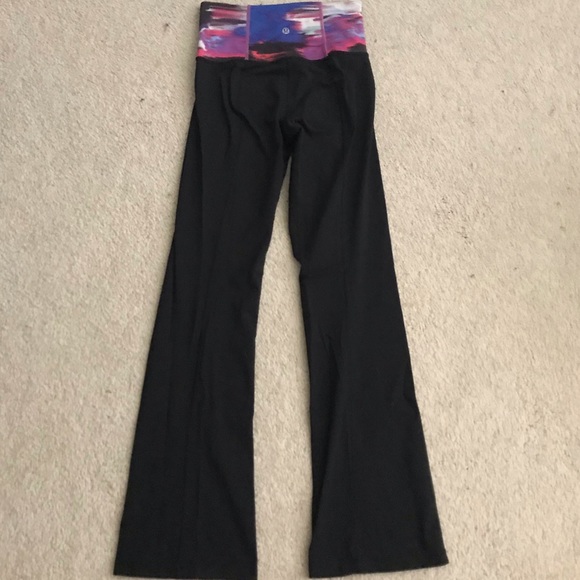 Lululemon yoga pants - Picture 2 of 4